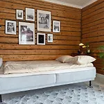 With Sauna, Fireplace And Free Parking In The Heart Of Porvoo