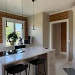 With Sauna, Fireplace And Free Parking In The Heart Of Casa de Férias Porvoo