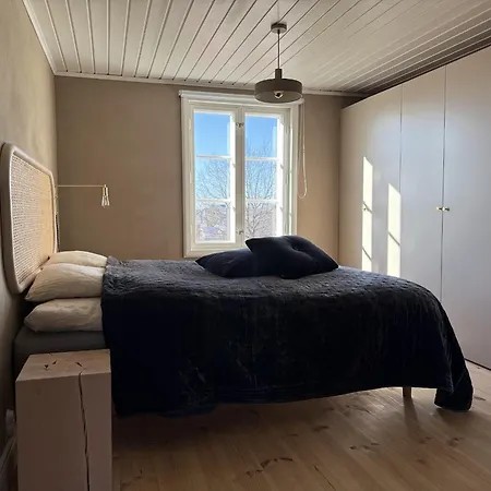 With Sauna, Fireplace And Free Parking In The Heart Of