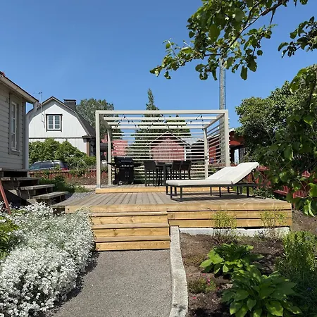 Dom wakacyjny With Sauna, Fireplace And Free Parking In The Heart Of *